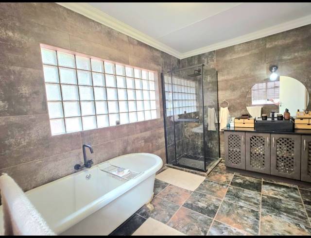 3 BEDROOM HOUSE FOR SALE IN THREE RIVERS PROPER